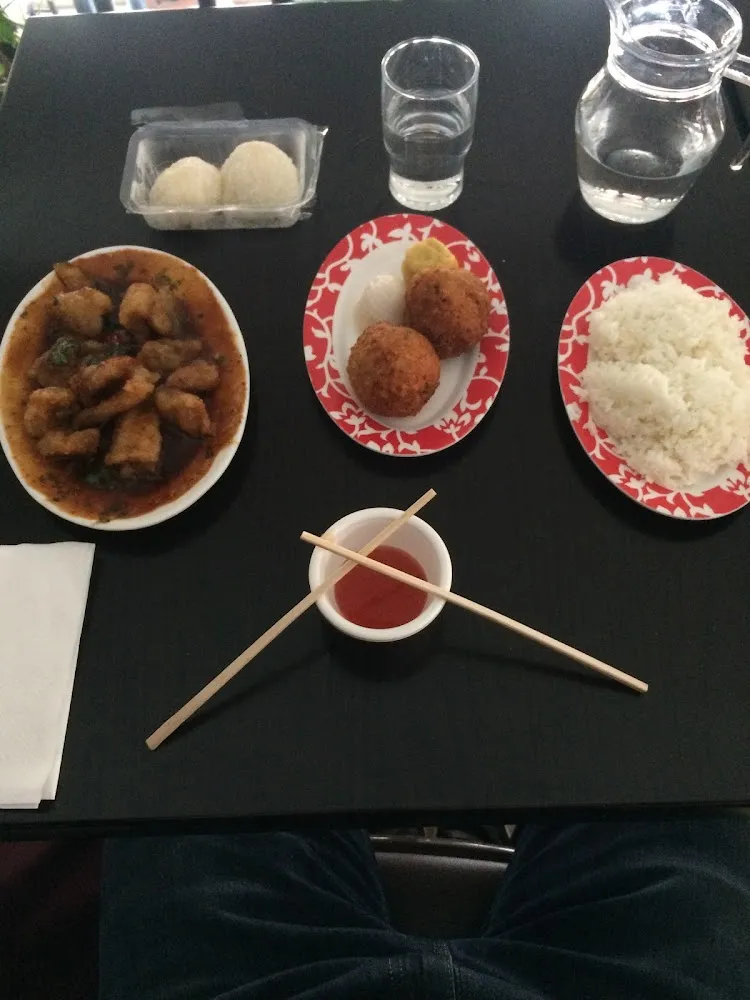 Riz Blanc Poisson Thaï Accra Morrue Boules de Neige